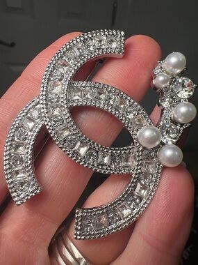 Silver Crystal and Pearl Fashion Brooch - Women Jewelry